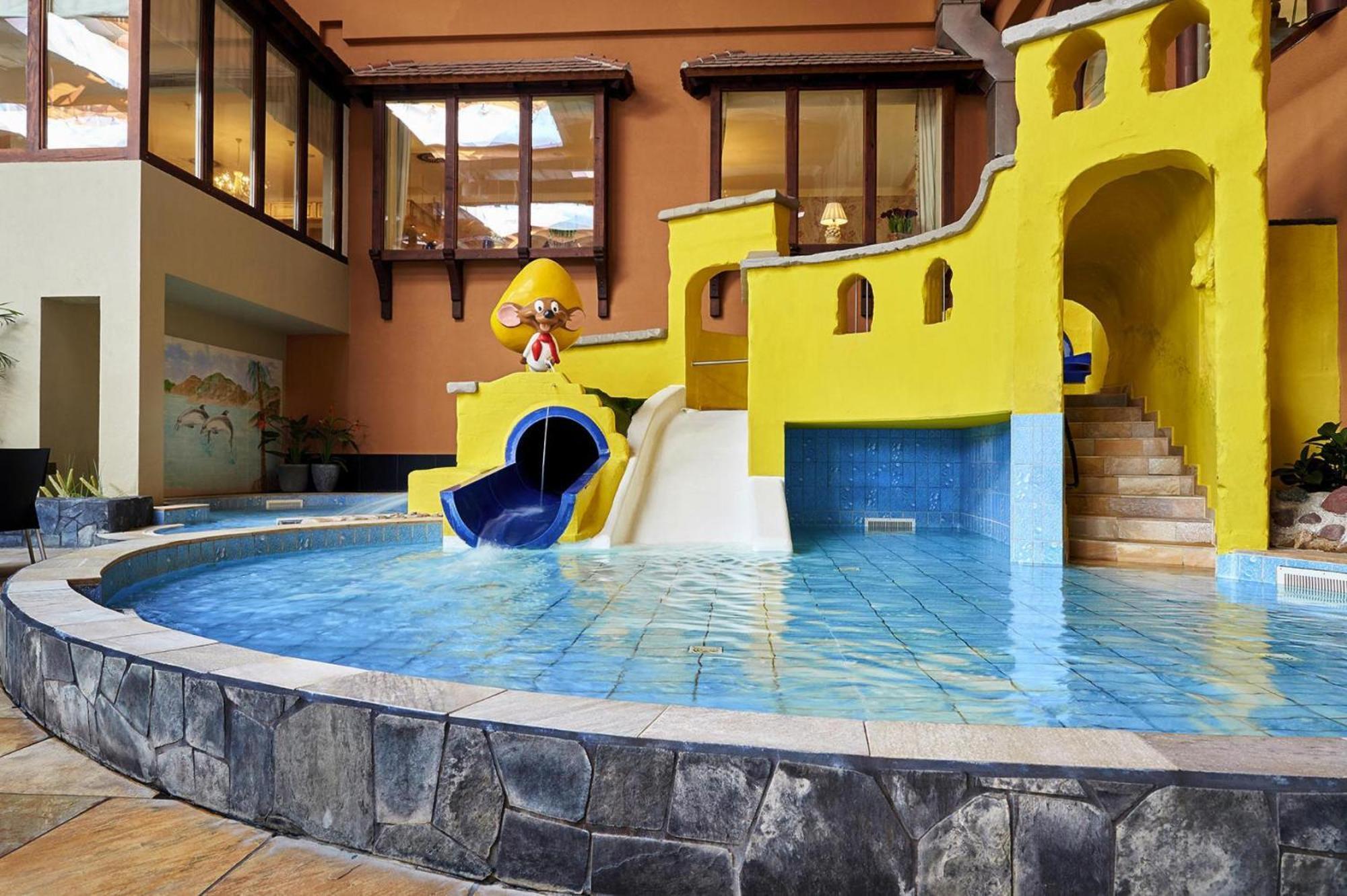 Dobbin-Linstow Holiday Resort Van Der Valk, Linstow מראה חיצוני תמונה